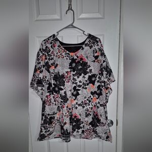 Women's Plus Size Scrub Top